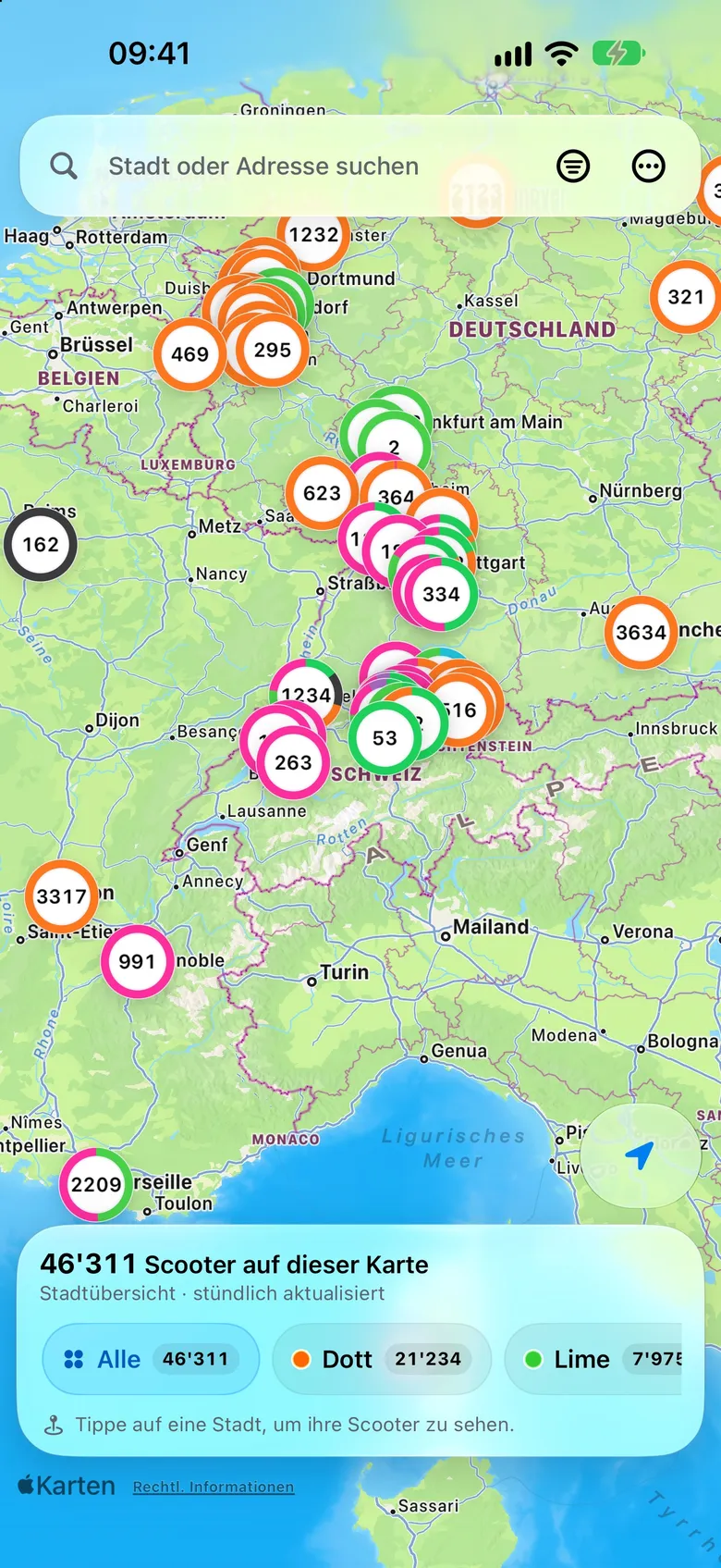 Die Karte, herausgezoomt über Europa, mit der Zahl der Scooter in jeder Stadt.