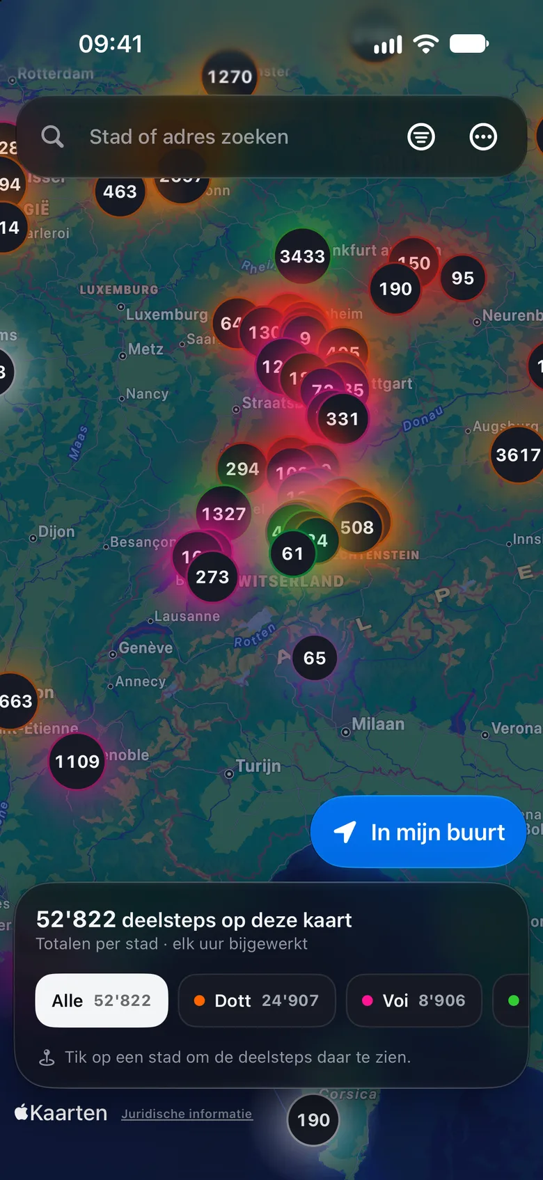 De kaart ’s nachts, uitgezoomd over Europa, met het aantal deelsteps op elke stad.